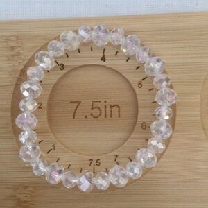 Elegant Crystal Beaded Bracelet  NWOT  *